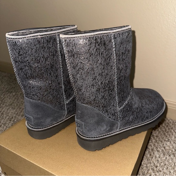 UGG Classic Short Matte Marble - Picture 2 of 4